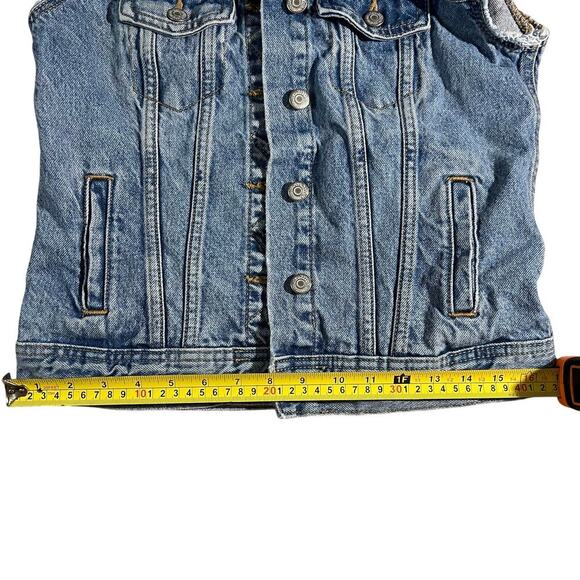 Old Navy Womens Denim Vest, Size XS, Sleeveless BLUE Wash - Picture 4 of 9